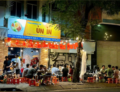 Nướng Vỉa Ủn Ỉn - Quán nướng vỉa hè phong cách Hà Nội tại Quận 3
